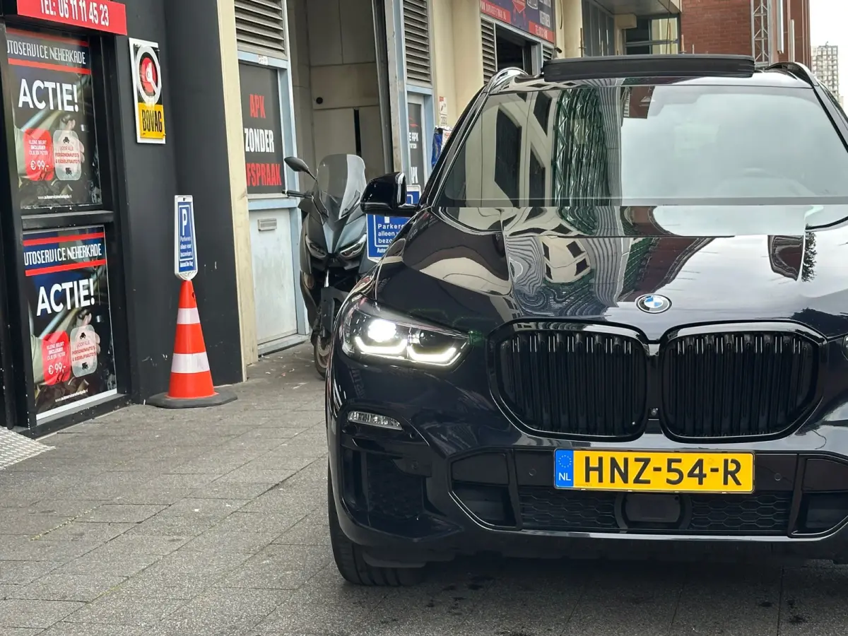 XDrive45e High Executive M-Pakket Camera Carplay Pano
