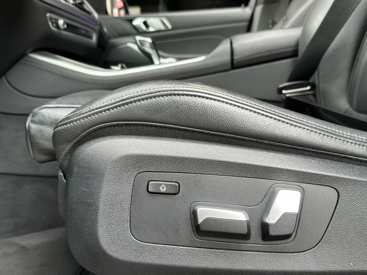 XDrive45e High Executive M-Pakket Camera Carplay Pano