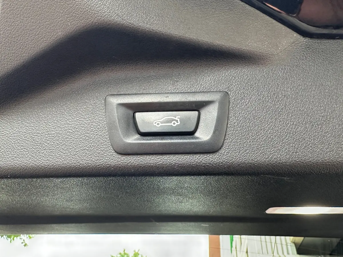XDrive45e High Executive M-Pakket Camera Carplay Pano