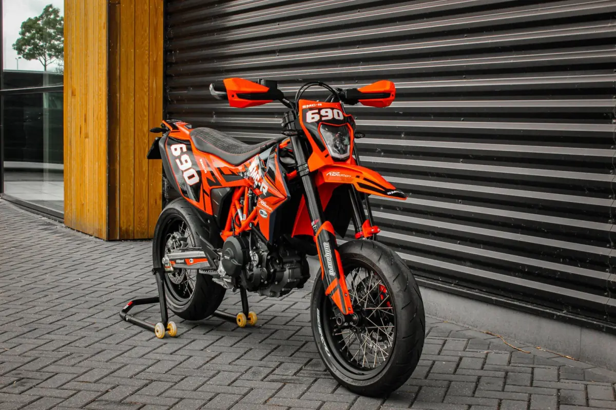 Tour KTM Tour SUPERMOTO / 1DKM / 1STE EIGENAAR / 75PK / NIEUWSTAAT / SPECIAL RB-EDITION
