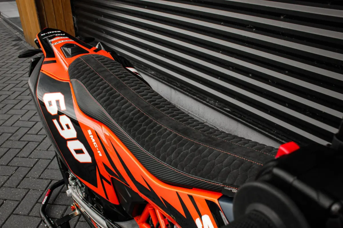 Tour KTM Tour SUPERMOTO / 1DKM / 1STE EIGENAAR / 75PK / NIEUWSTAAT / SPECIAL RB-EDITION