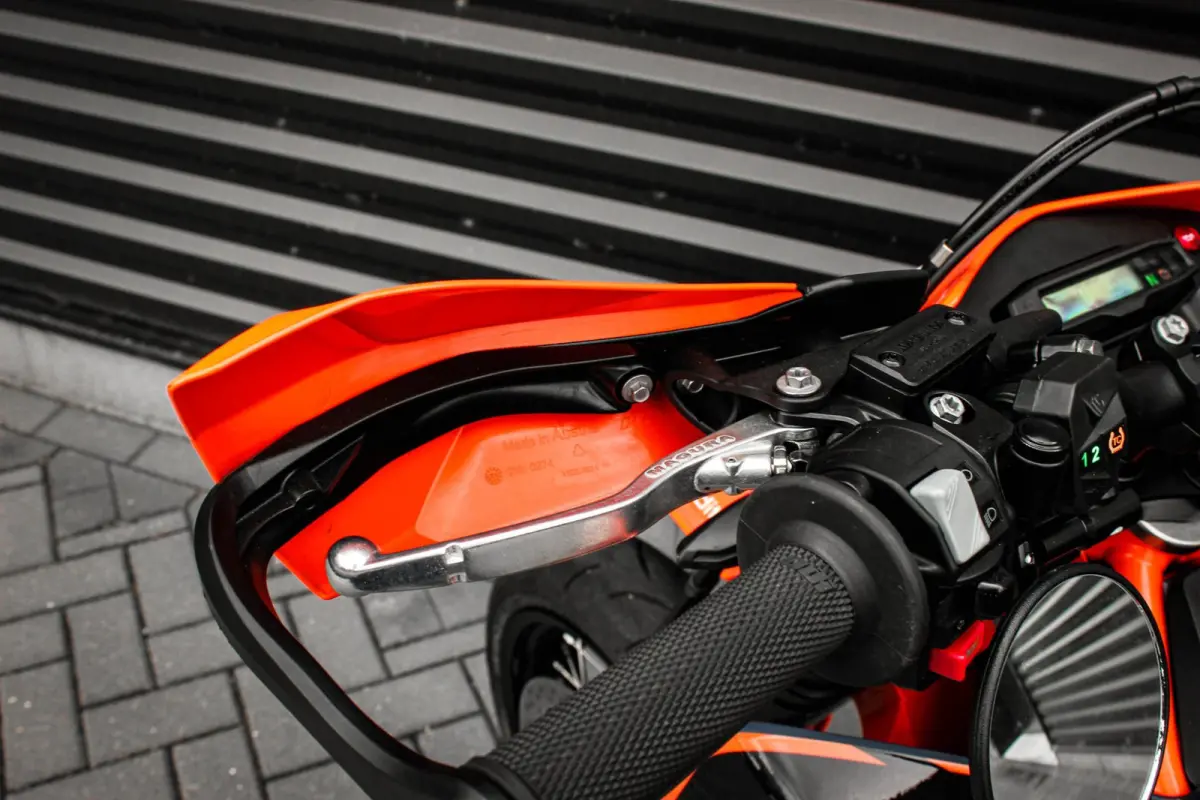 Tour KTM Tour SUPERMOTO / 1DKM / 1STE EIGENAAR / 75PK / NIEUWSTAAT / SPECIAL RB-EDITION