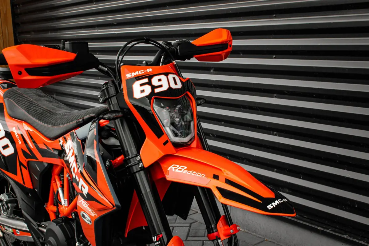 Tour KTM Tour SUPERMOTO / 1DKM / 1STE EIGENAAR / 75PK / NIEUWSTAAT / SPECIAL RB-EDITION