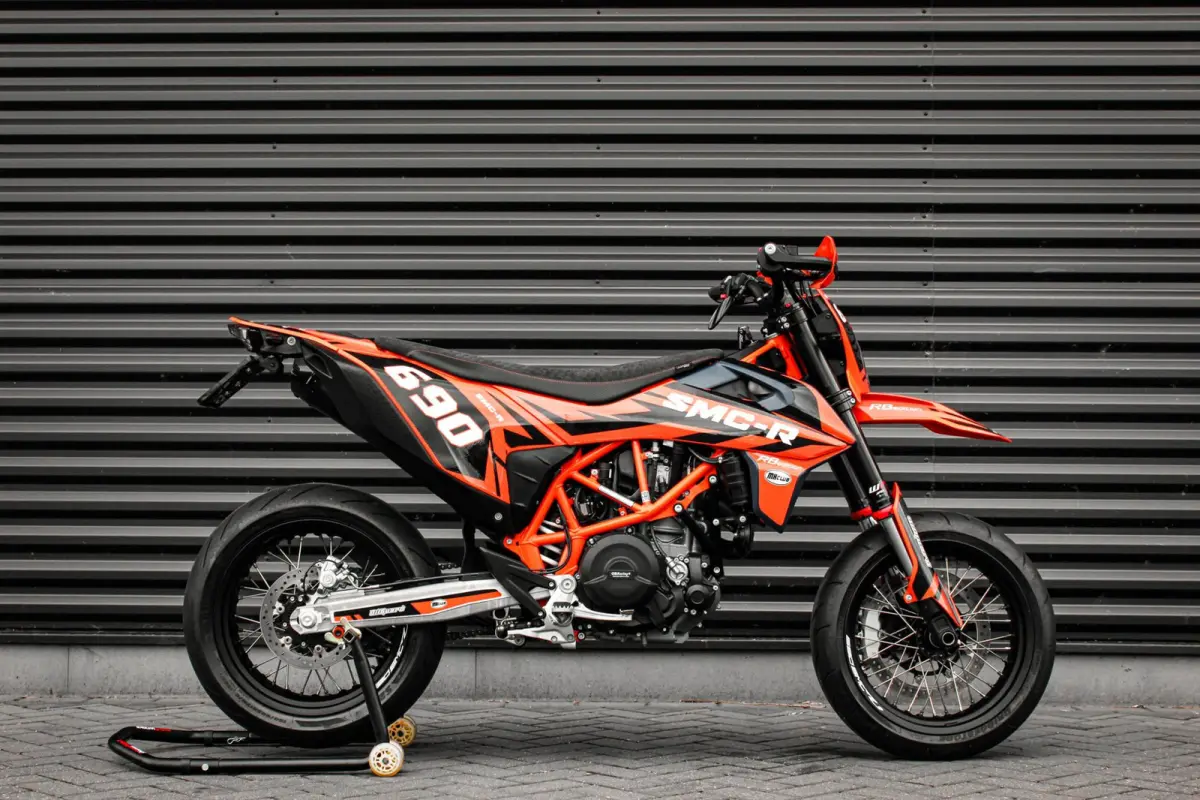 Tour KTM Tour SUPERMOTO / 1DKM / 1STE EIGENAAR / 75PK / NIEUWSTAAT / SPECIAL RB-EDITION