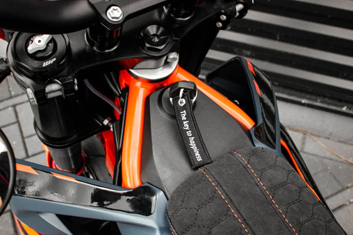 Tour KTM Tour SUPERMOTO / 1DKM / 1STE EIGENAAR / 75PK / NIEUWSTAAT / SPECIAL RB-EDITION