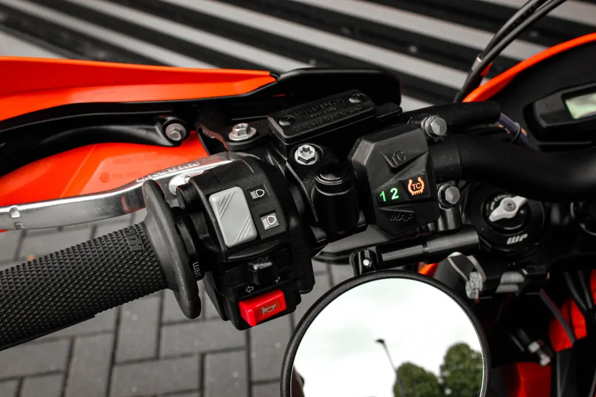 Tour KTM Tour SUPERMOTO / 1DKM / 1STE EIGENAAR / 75PK / NIEUWSTAAT / SPECIAL RB-EDITION