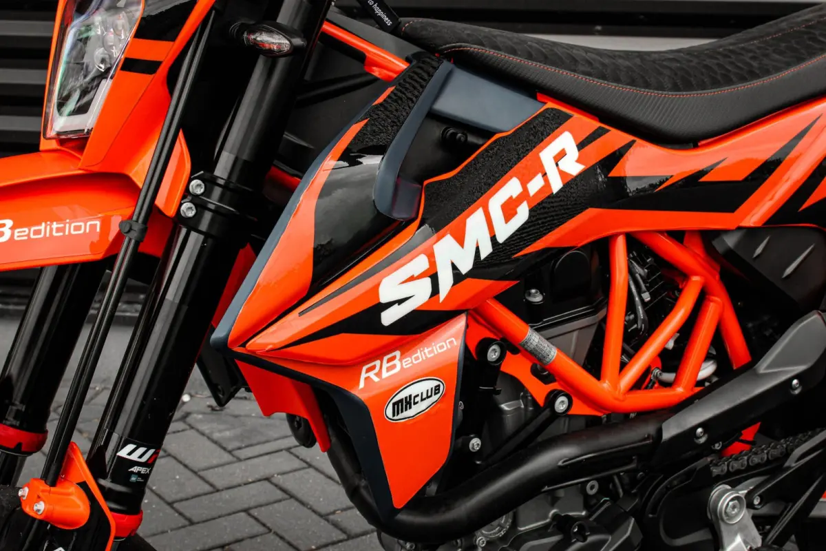 Tour KTM Tour SUPERMOTO / 1DKM / 1STE EIGENAAR / 75PK / NIEUWSTAAT / SPECIAL RB-EDITION