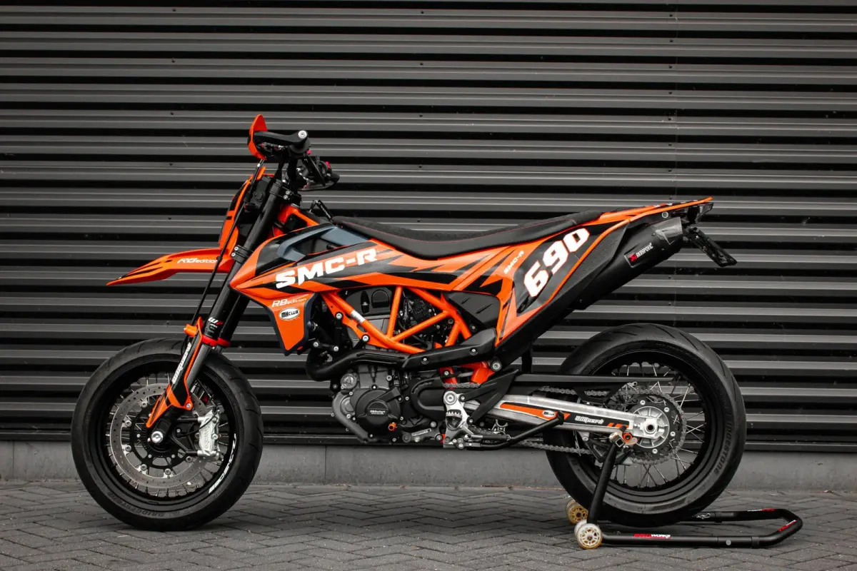 Tour KTM Tour SUPERMOTO / 1DKM / 1STE EIGENAAR / 75PK / NIEUWSTAAT / SPECIAL RB-EDITION