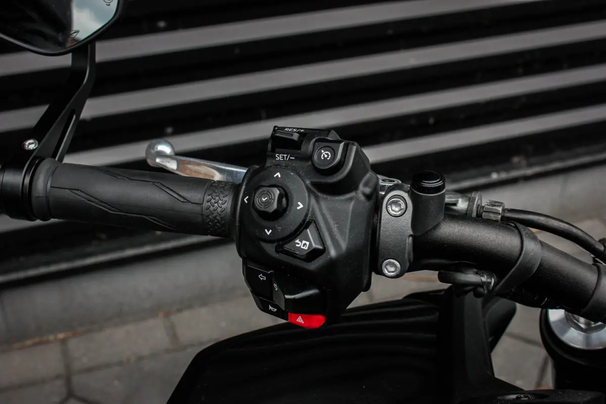 Tour 119PK 2024 DEMO- MODEL / COMPLETE DOCUMENTATIE / CUSTOM SC EXHAUST / QUICK SHIFT / DIRECT RIJDEN / FULL