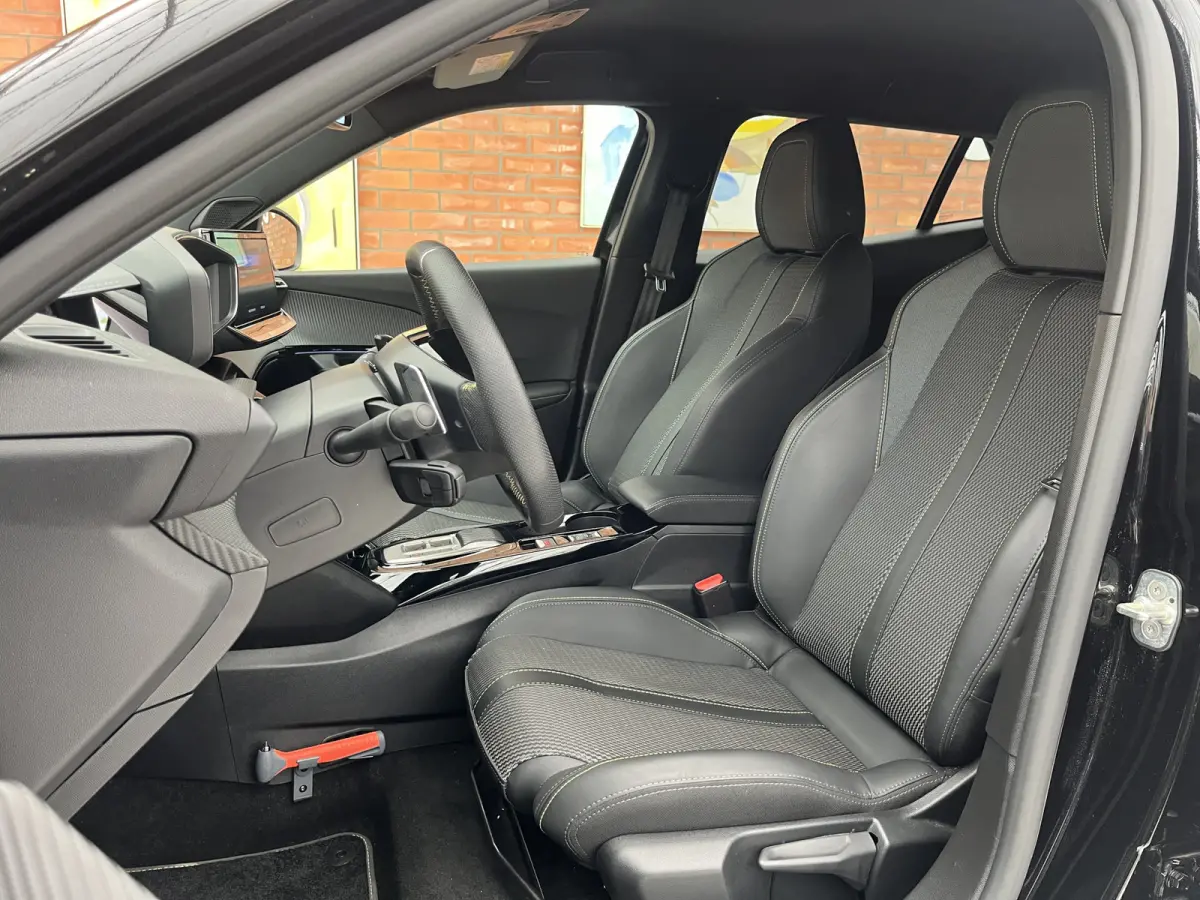 Hybrid Automaat 145 GT | Camera voor + achter | Keyless | Carplay/Android Auto | 8 jaar We Care garantie |
