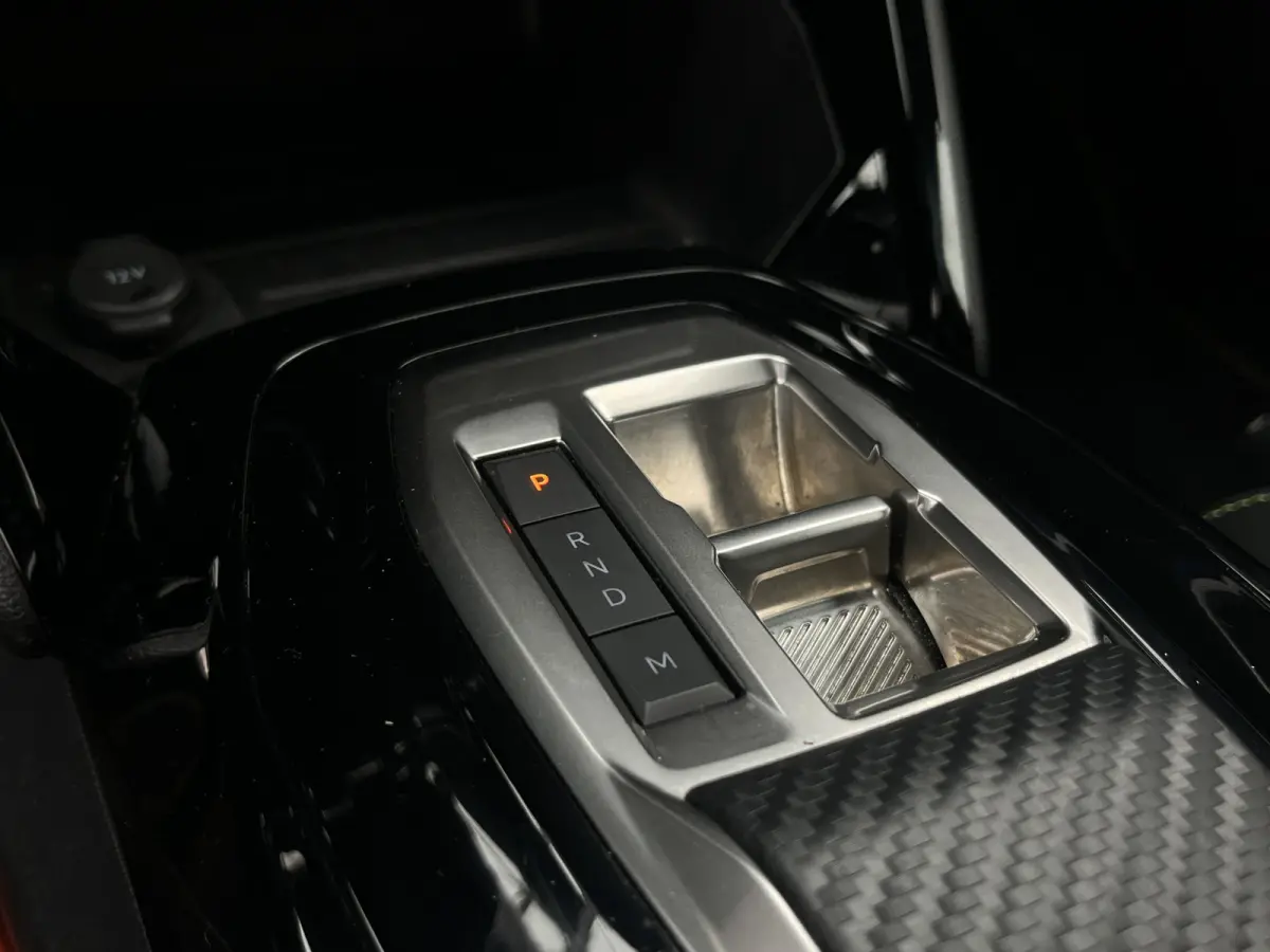 Hybrid Automaat 145 GT | Camera voor + achter | Keyless | Carplay/Android Auto | 8 jaar We Care garantie |