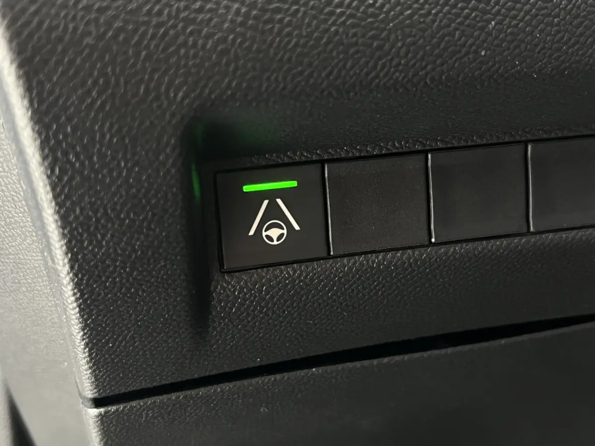 Hybrid Automaat 145 GT | Camera voor + achter | Keyless | Carplay/Android Auto | 8 jaar We Care garantie |