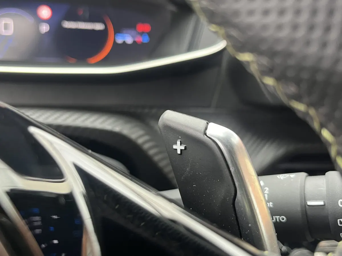 Hybrid Automaat 145 GT | Camera voor + achter | Keyless | Carplay/Android Auto | 8 jaar We Care garantie |