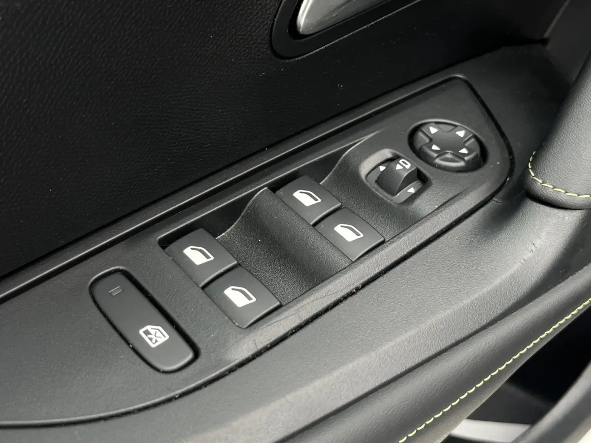 Hybrid Automaat 145 GT | Camera voor + achter | Keyless | Carplay/Android Auto | 8 jaar We Care garantie |