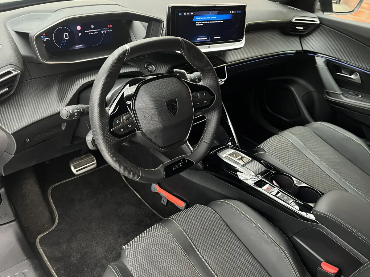 Hybrid Automaat 145 GT | Camera voor + achter | Keyless | Carplay/Android Auto | 8 jaar We Care garantie |