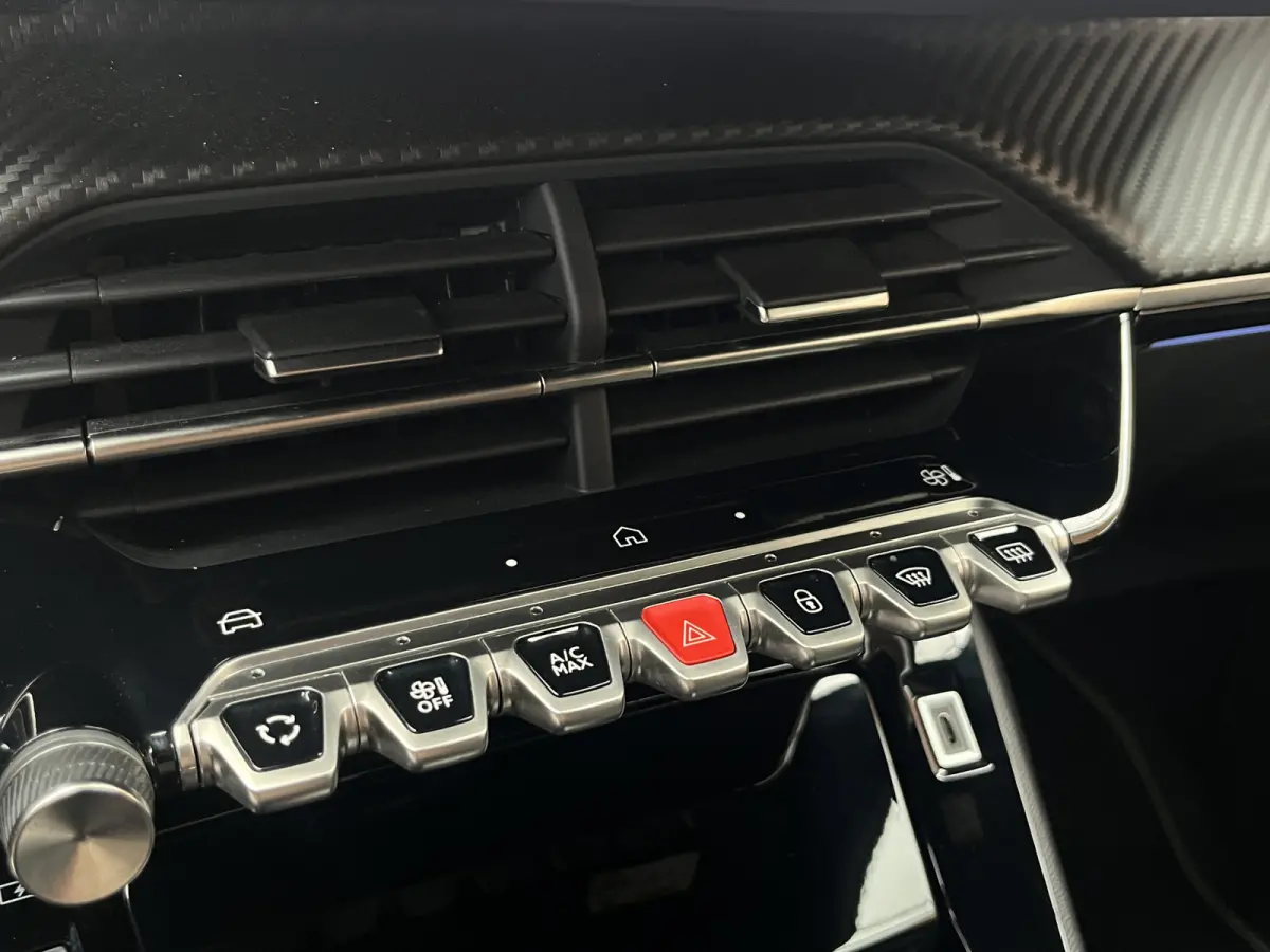 Hybrid Automaat 145 GT | Camera voor + achter | Keyless | Carplay/Android Auto | 8 jaar We Care garantie |