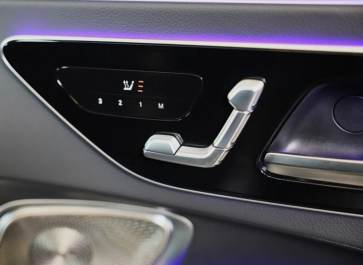 300 e AMG 53 Look / Head Up / 360 Camera / Acc / Lane Assist / Dode Hoek / Elek Stoelen / Memory / Pano