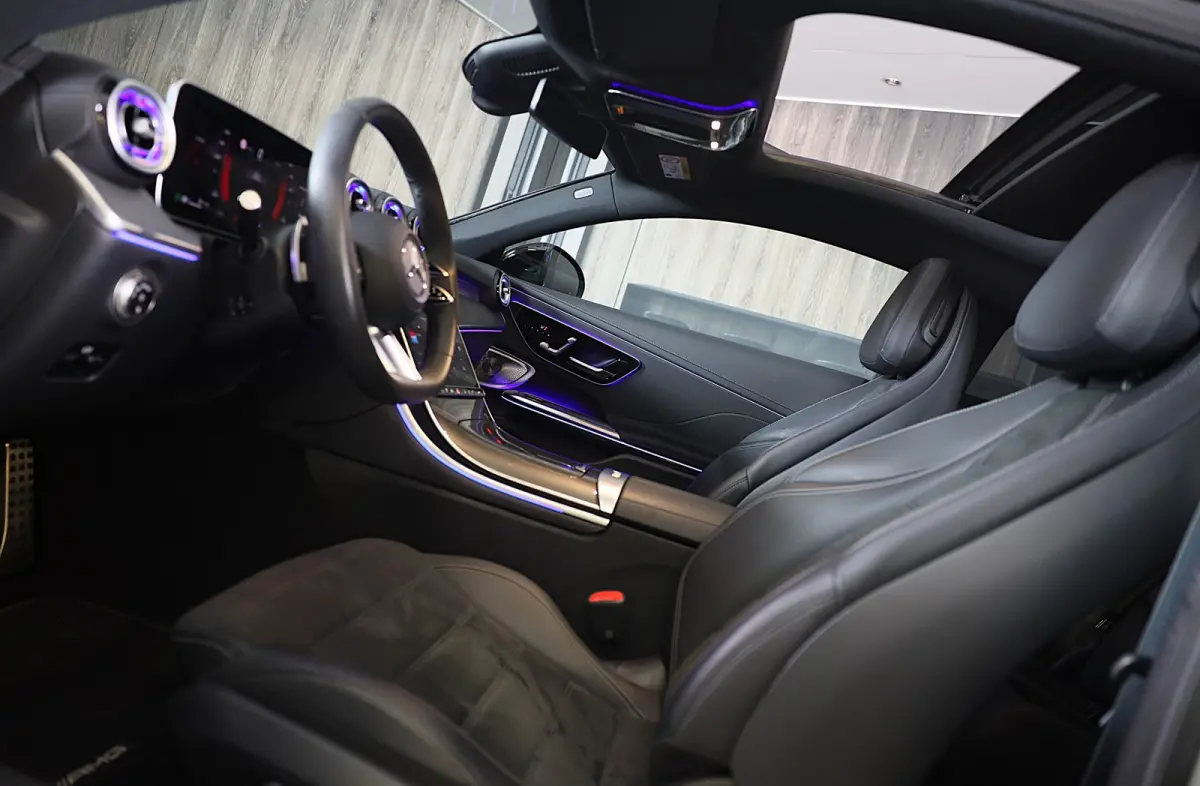 300 e AMG 53 Look / Head Up / 360 Camera / Acc / Lane Assist / Dode Hoek / Elek Stoelen / Memory / Pano