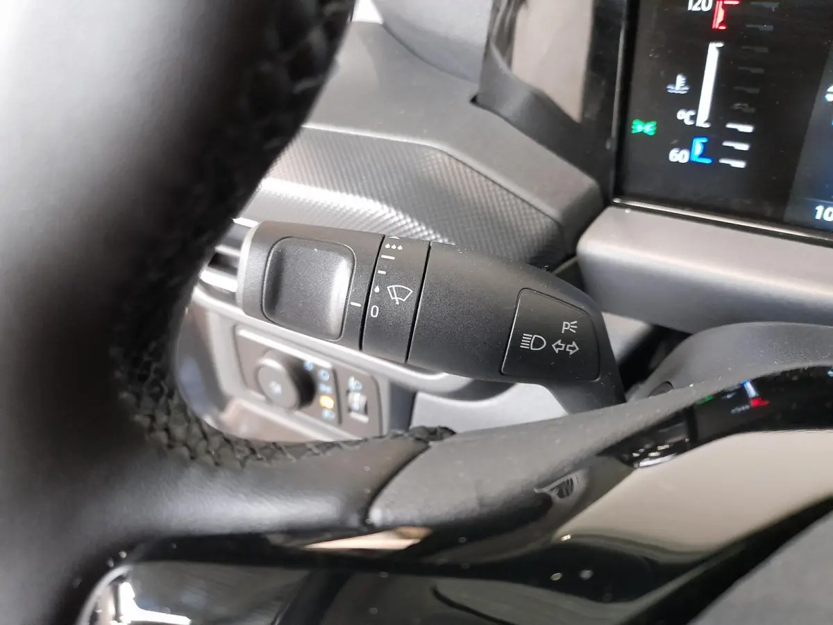 320 2.0 TDCI L2H1 Limited Automaat Airco Navigatie Cruise control Trekhaak