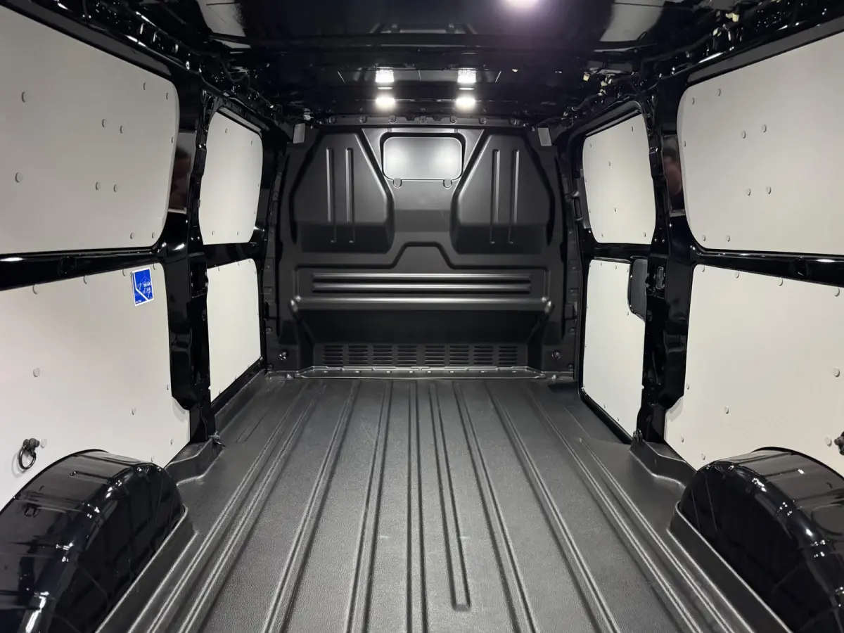 320 2.0 TDCI L2H1 Limited Automaat Airco Navigatie Cruise control Trekhaak