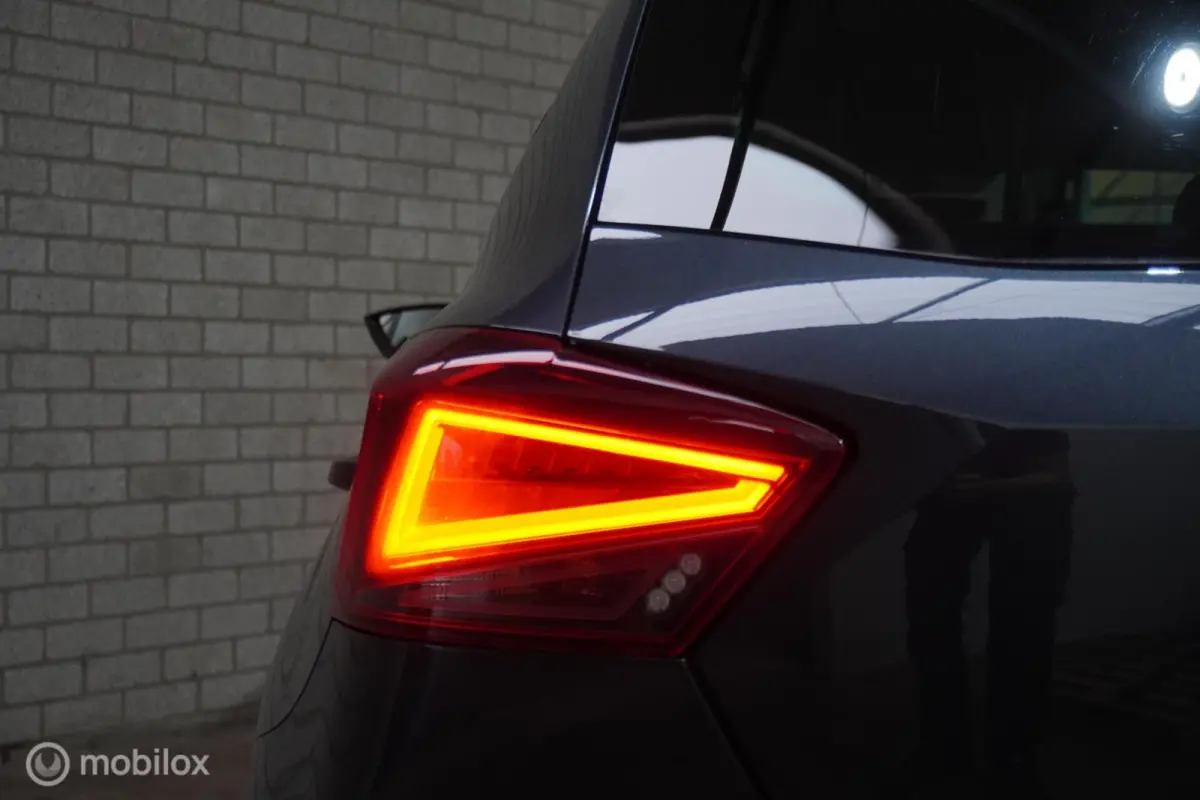 1.0 TSI Style Business Intense