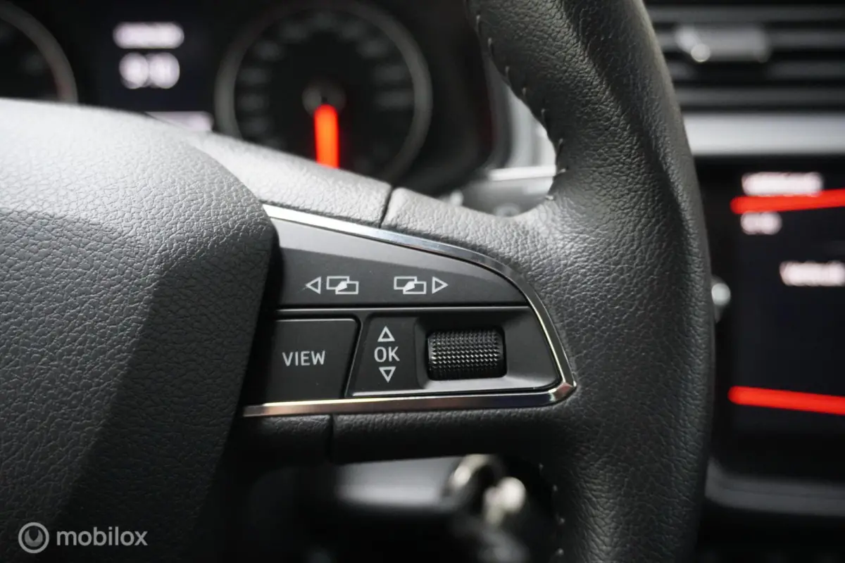 1.0 TSI Style Business Intense