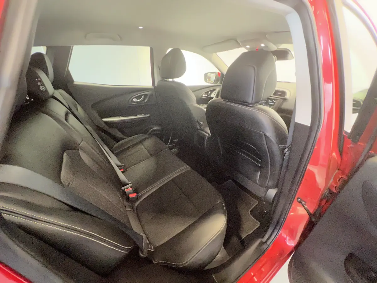 1.2 TCe Intens Trekhaak | Navigatie | Lichtmetalen Velgen 19" | Cruise Control | Airco Automatisch | Bluetooth | DAB |