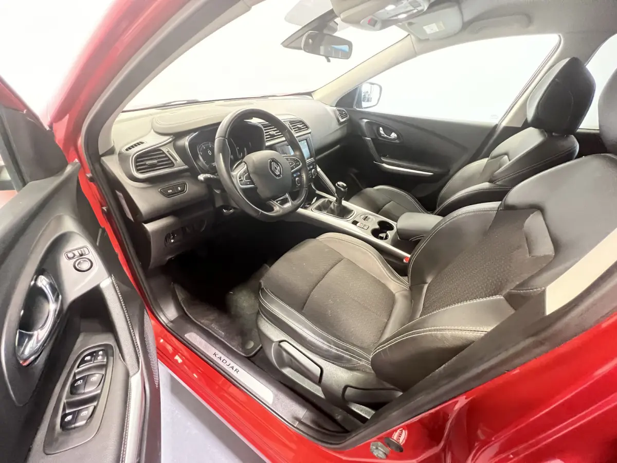 1.2 TCe Intens Trekhaak | Navigatie | Lichtmetalen Velgen 19" | Cruise Control | Airco Automatisch | Bluetooth | DAB |