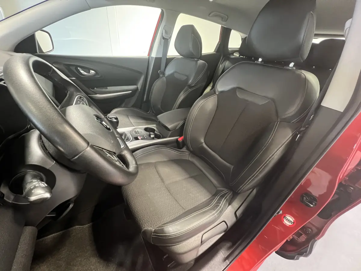 1.2 TCe Intens Trekhaak | Navigatie | Lichtmetalen Velgen 19" | Cruise Control | Airco Automatisch | Bluetooth | DAB |