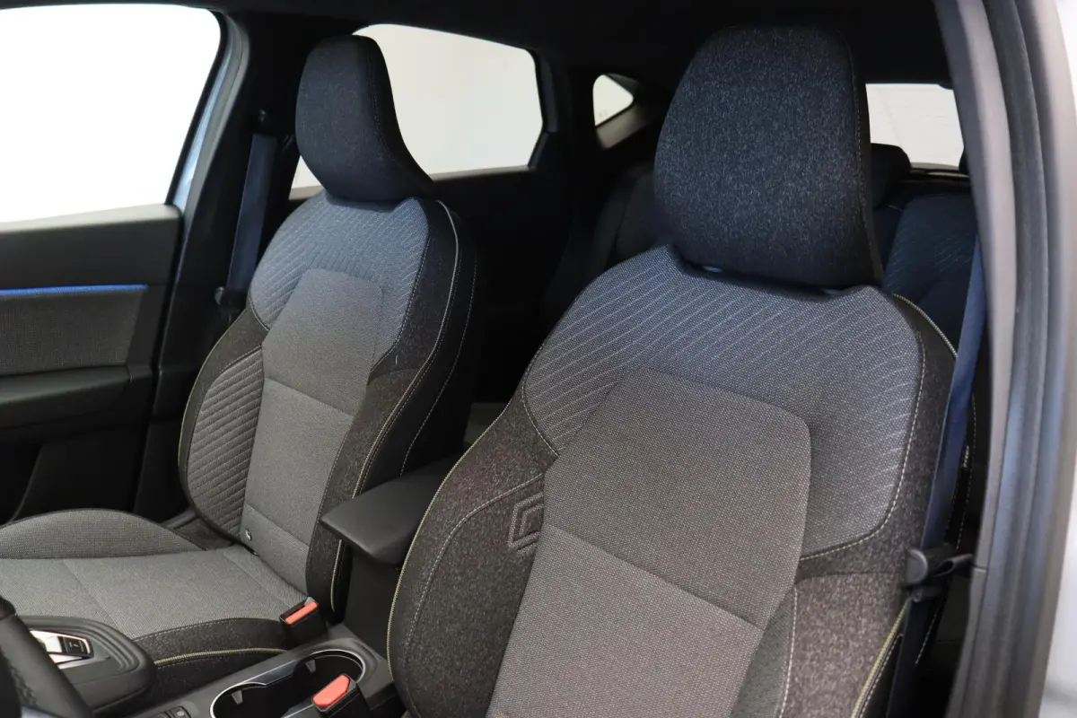 E-Tech full hybrid 145pk techno | Achteruitrijcamera | Apple carplay | Android Auto | Navigatie |