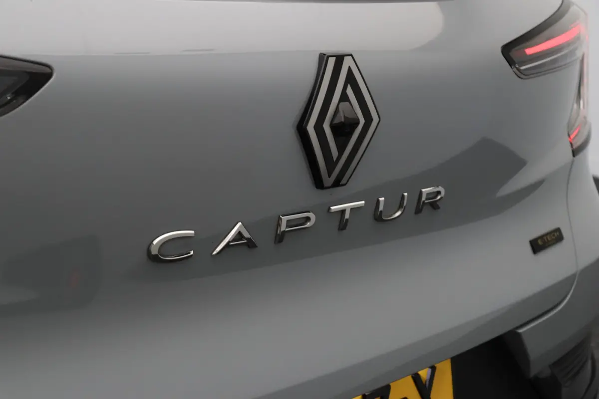 E-Tech full hybrid 145pk techno | Achteruitrijcamera | Apple carplay | Android Auto | Navigatie |