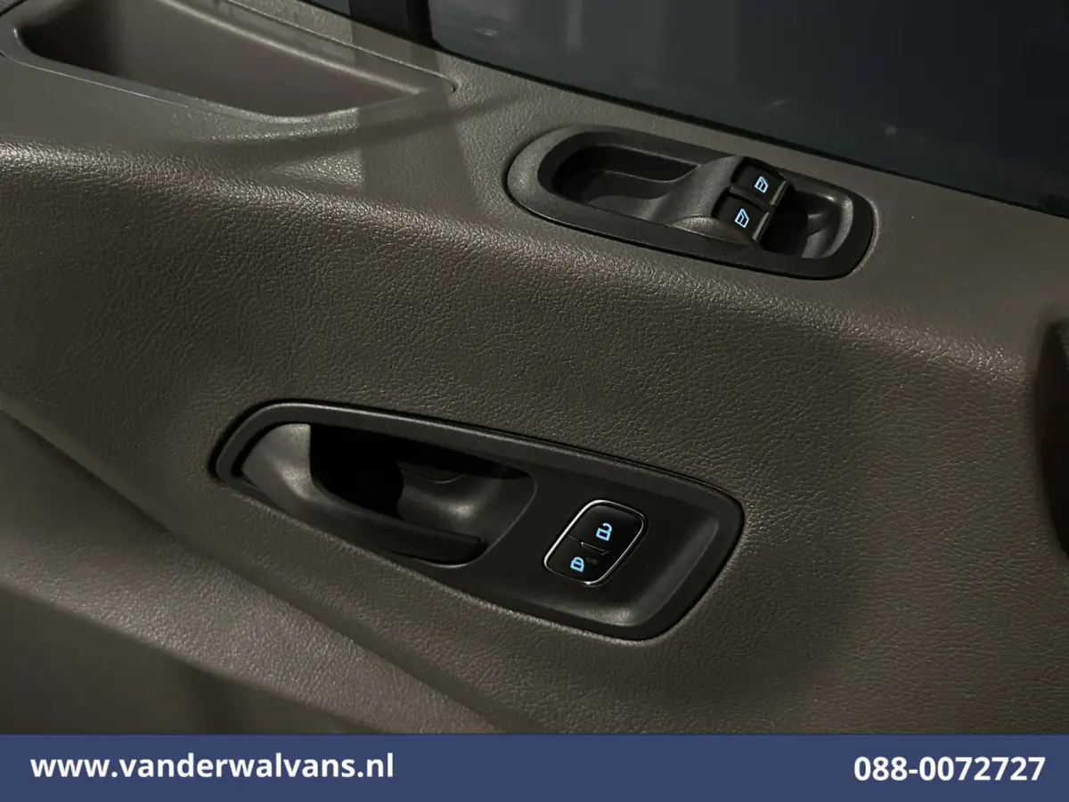 2.0 TDCI 130pk Bakwagen Laadklep Euro6 Airco | 1040kg laadvermogen | Cruisecontrol | Verwarmde voorruit Bijrijdersbank
