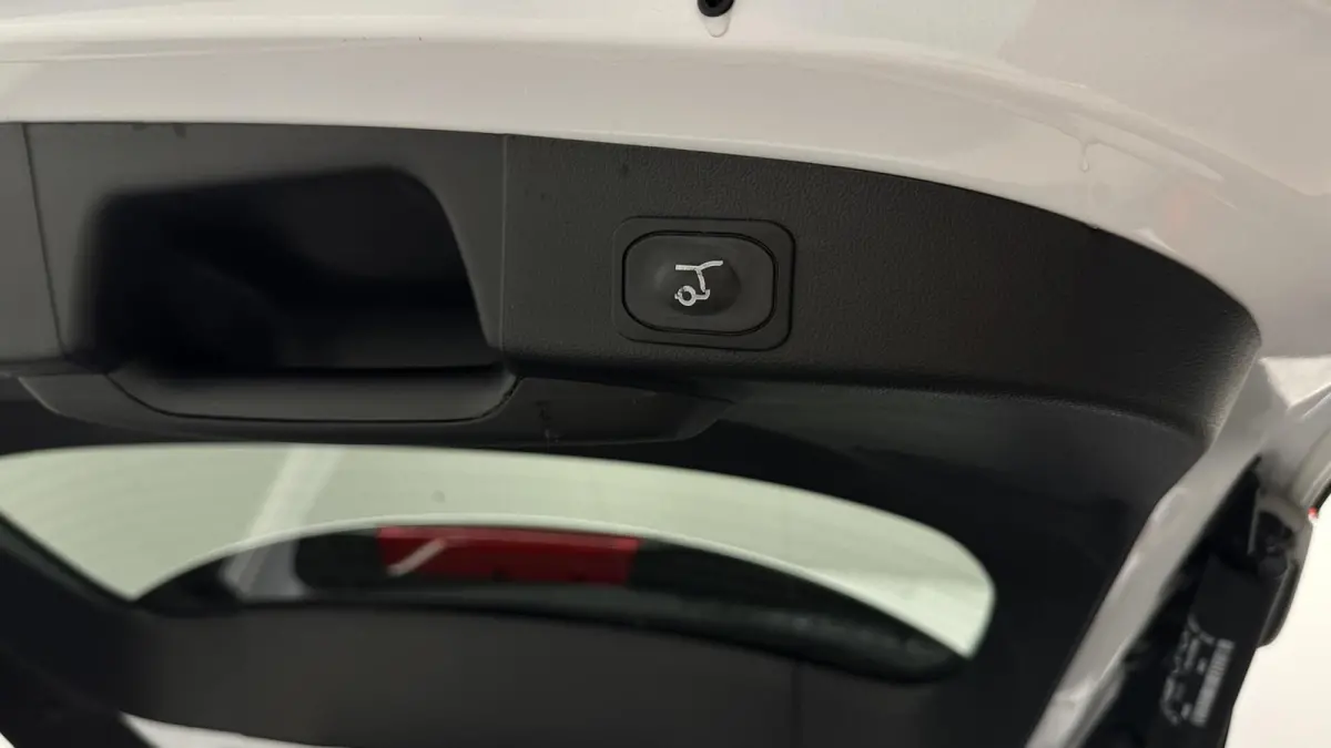 1.5 EcoBoost ST Line active X Business TREKHAAK CAMERA LM NAVI CRUISE CARPLAY.