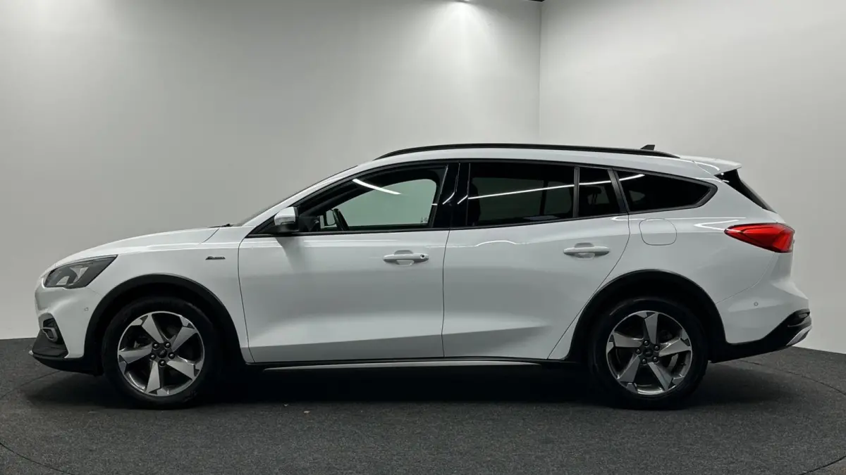 1.5 EcoBoost ST Line active X Business TREKHAAK CAMERA LM NAVI CRUISE CARPLAY.