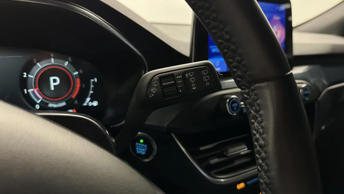1.5 EcoBoost ST Line active X Business TREKHAAK CAMERA LM NAVI CRUISE CARPLAY.
