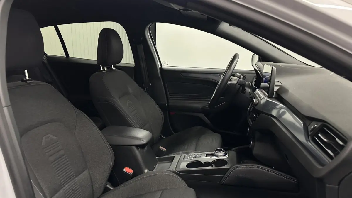 1.5 EcoBoost ST Line active X Business TREKHAAK CAMERA LM NAVI CRUISE CARPLAY.