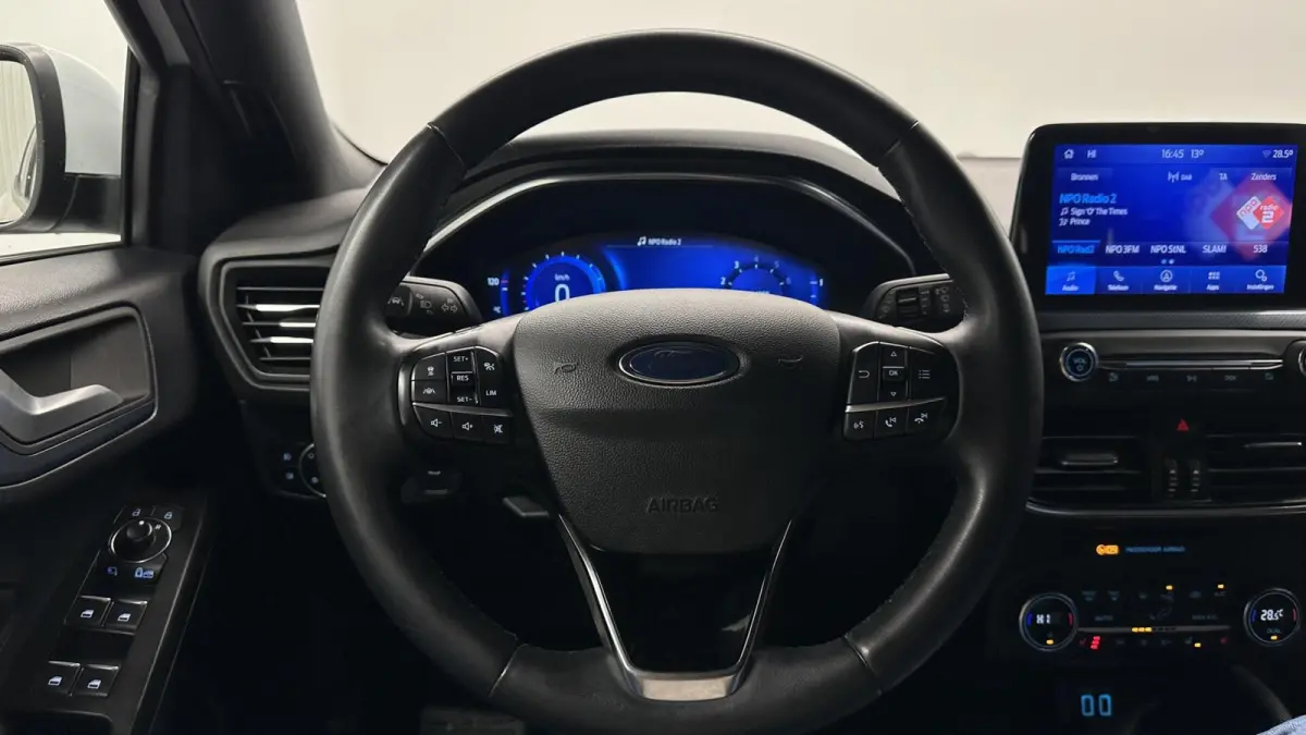 1.5 EcoBoost ST Line active X Business TREKHAAK CAMERA LM NAVI CRUISE CARPLAY.
