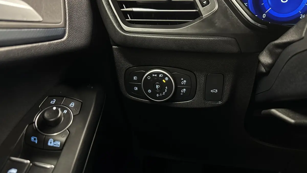 1.5 EcoBoost ST Line active X Business TREKHAAK CAMERA LM NAVI CRUISE CARPLAY.