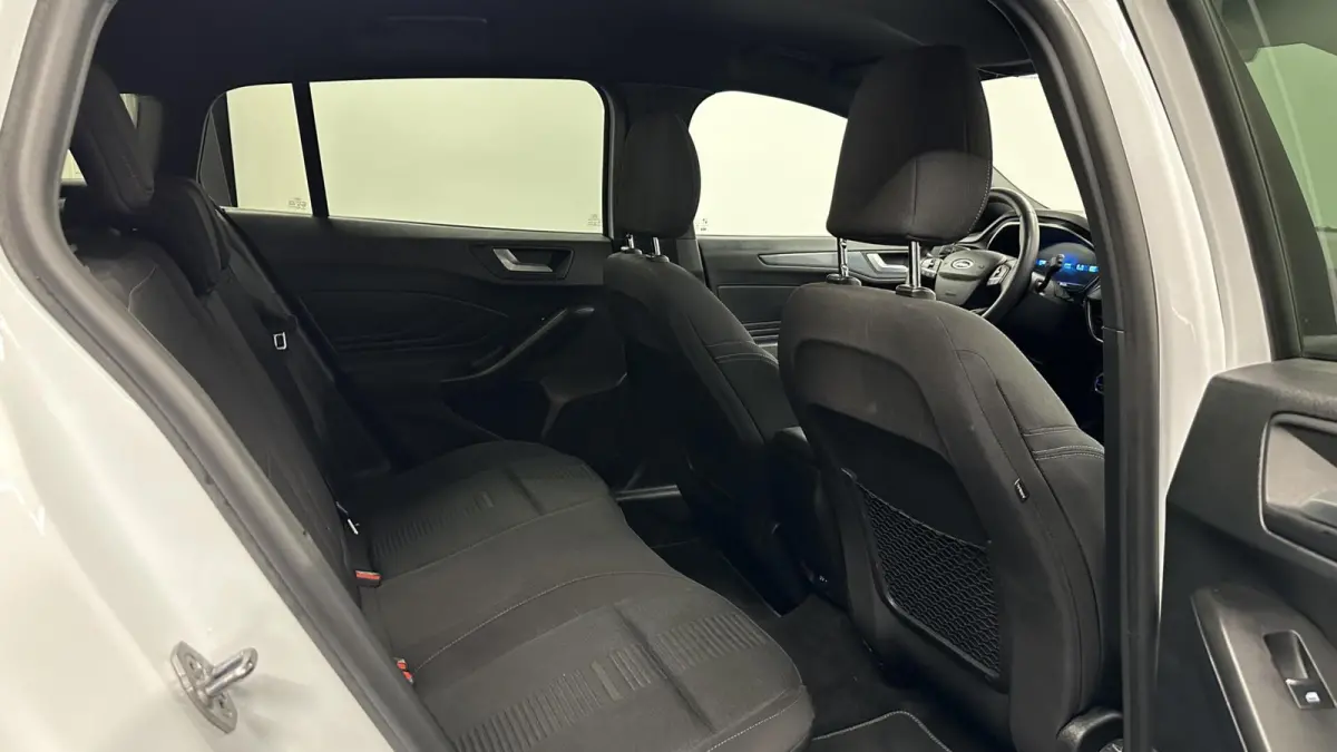 1.5 EcoBoost ST Line active X Business TREKHAAK CAMERA LM NAVI CRUISE CARPLAY.