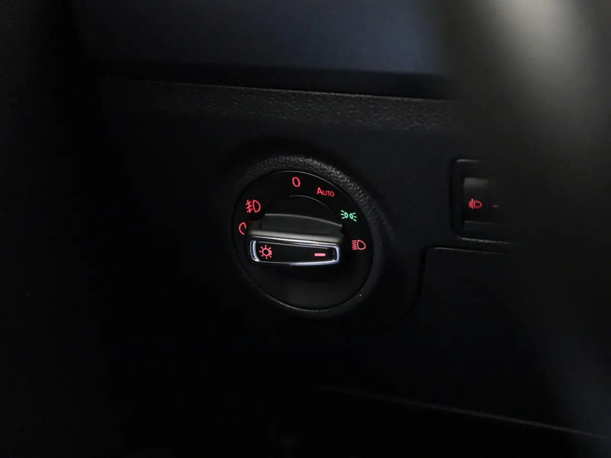 1.0 TSI Style Business Intense | ACHTERUITRIJCAMERA | APPLE CARPLAY - ANDROID AUTO | TREKHAAK | CLIMATE CONTROL | KEYLESS | CRUISE CONTROL |
