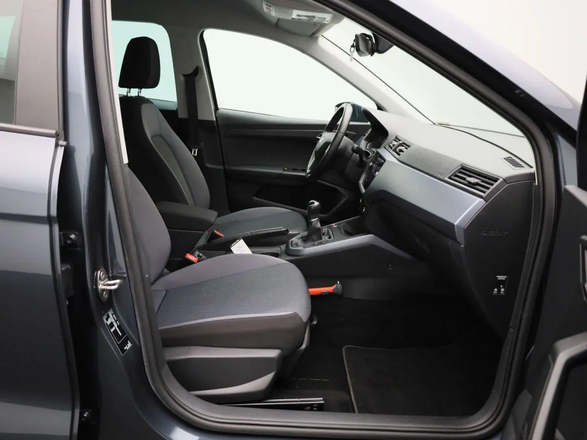 1.0 TSI Style Business Intense | ACHTERUITRIJCAMERA | APPLE CARPLAY - ANDROID AUTO | TREKHAAK | CLIMATE CONTROL | KEYLESS | CRUISE CONTROL |