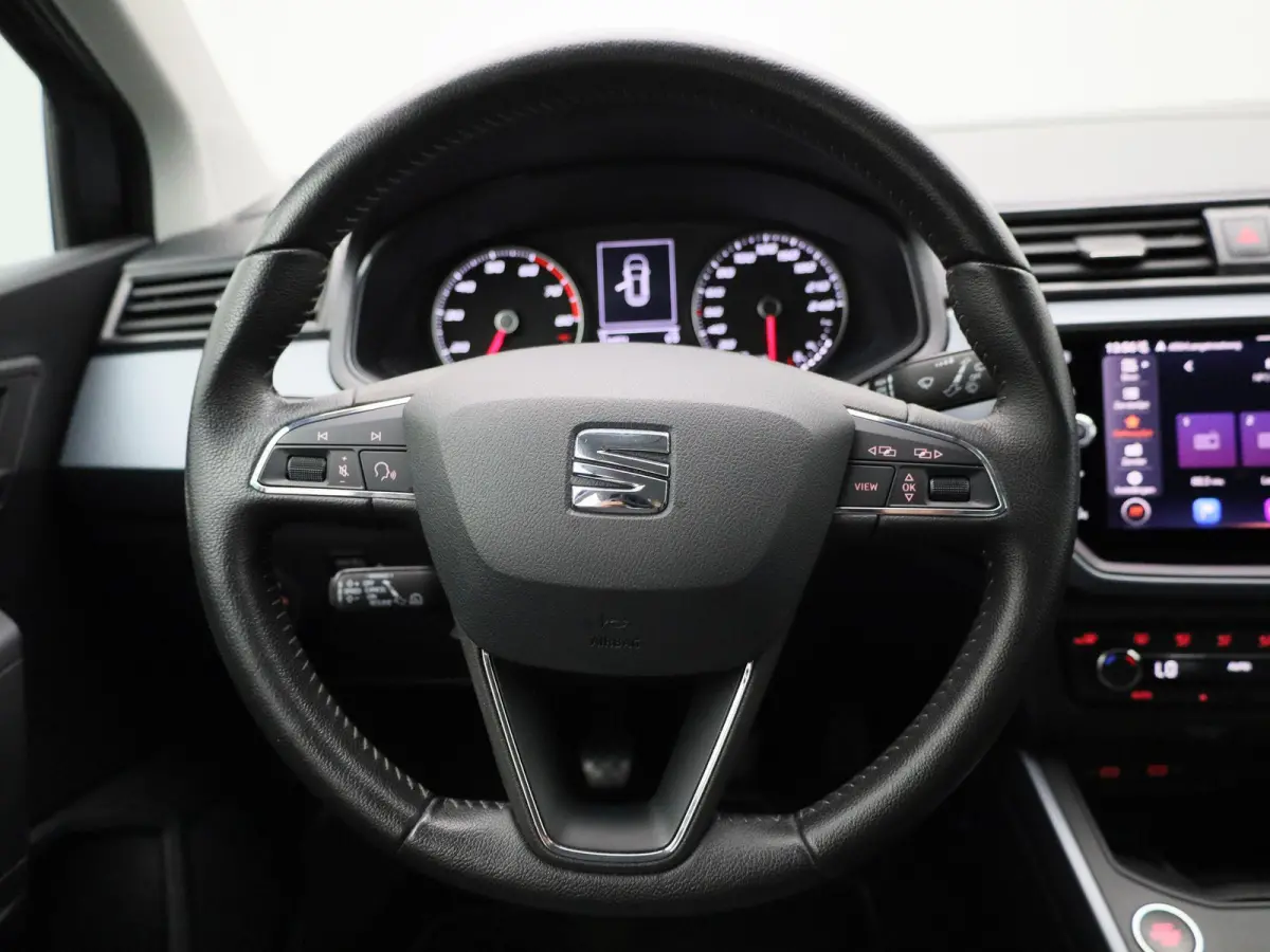 1.0 TSI Style Business Intense | ACHTERUITRIJCAMERA | APPLE CARPLAY - ANDROID AUTO | TREKHAAK | CLIMATE CONTROL | KEYLESS | CRUISE CONTROL |