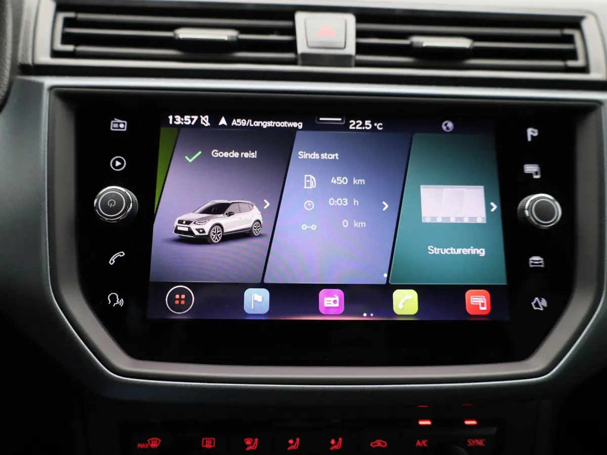 1.0 TSI Style Business Intense | ACHTERUITRIJCAMERA | APPLE CARPLAY - ANDROID AUTO | TREKHAAK | CLIMATE CONTROL | KEYLESS | CRUISE CONTROL |