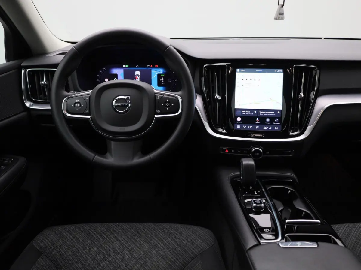 2.0 T6 Plug-in hybrid AWD Essential Bright | Apple Carplay / Android Auto | Camera | Parkeersensoren | Stoelverwarming | Stuurverwarming |