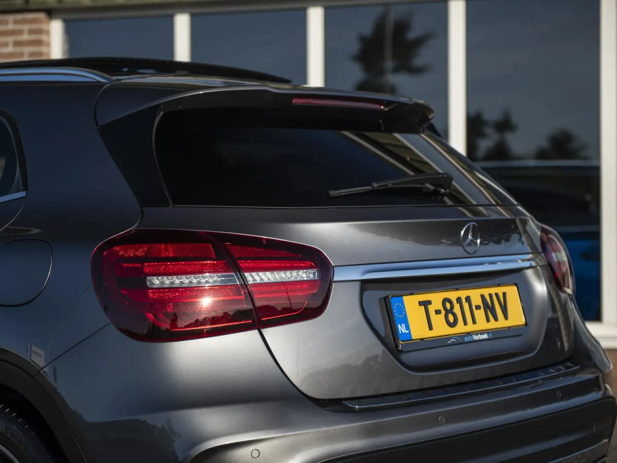 250 4Matic | AMG | Pano | 19" LMV | LED | El.achterklep | Achteruitrijcamera | Keyless Go | Dealeronderhouden