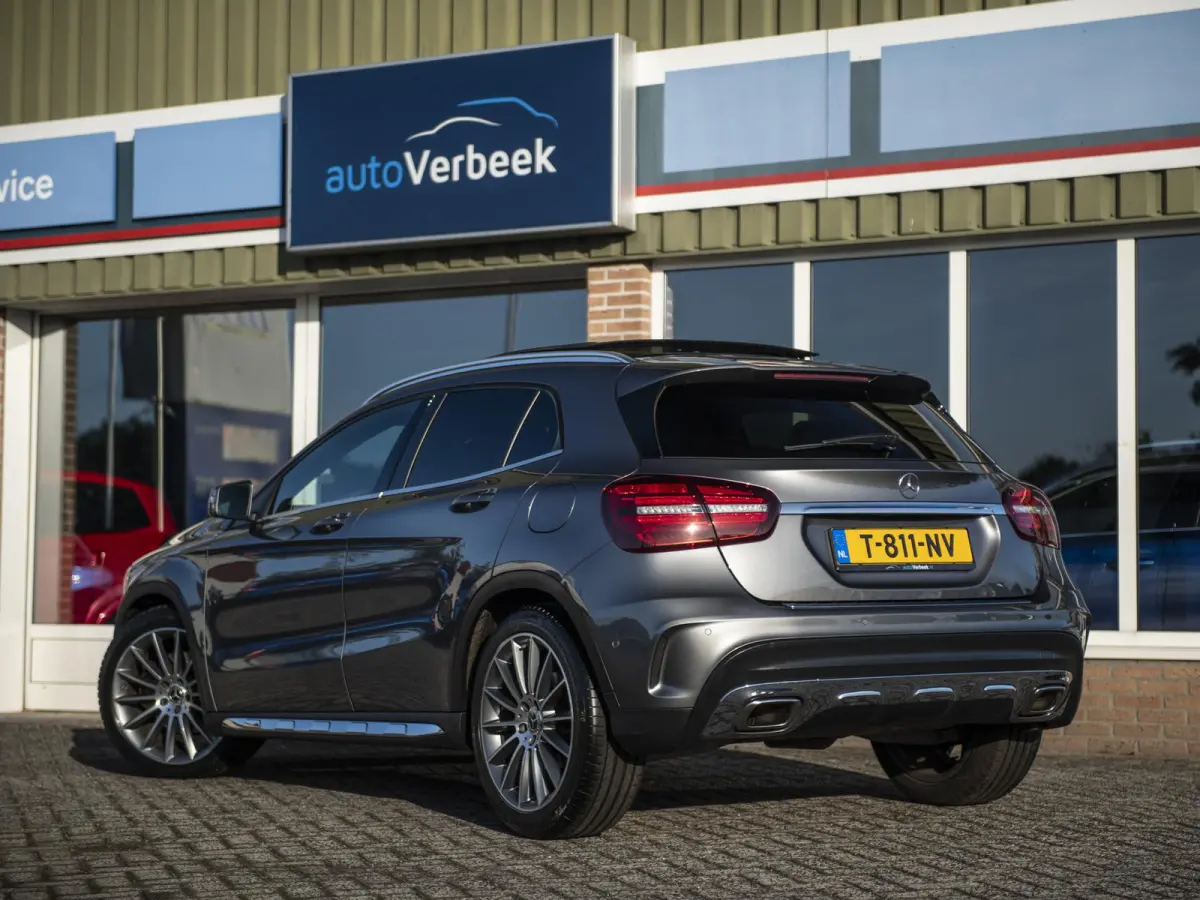 250 4Matic | AMG | Pano | 19" LMV | LED | El.achterklep | Achteruitrijcamera | Keyless Go | Dealeronderhouden