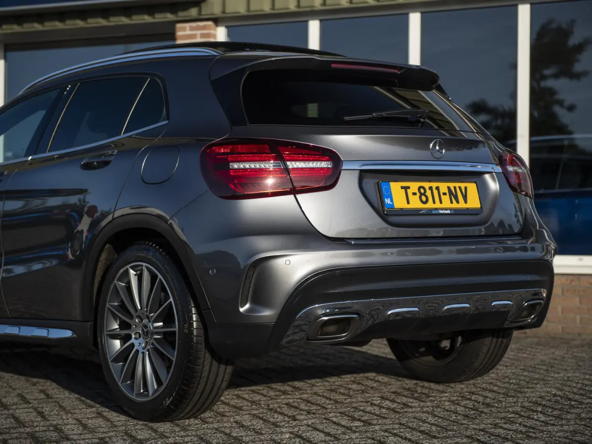250 4Matic | AMG | Pano | 19" LMV | LED | El.achterklep | Achteruitrijcamera | Keyless Go | Dealeronderhouden