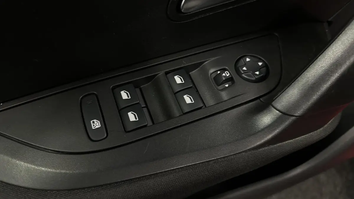1.2 PureTech Blue Lease Active NAVI CRUISE CARPLAY