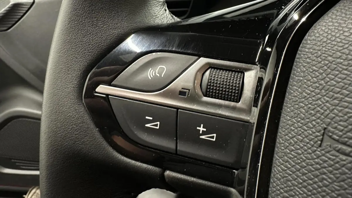 1.2 PureTech Blue Lease Active NAVI CRUISE CARPLAY