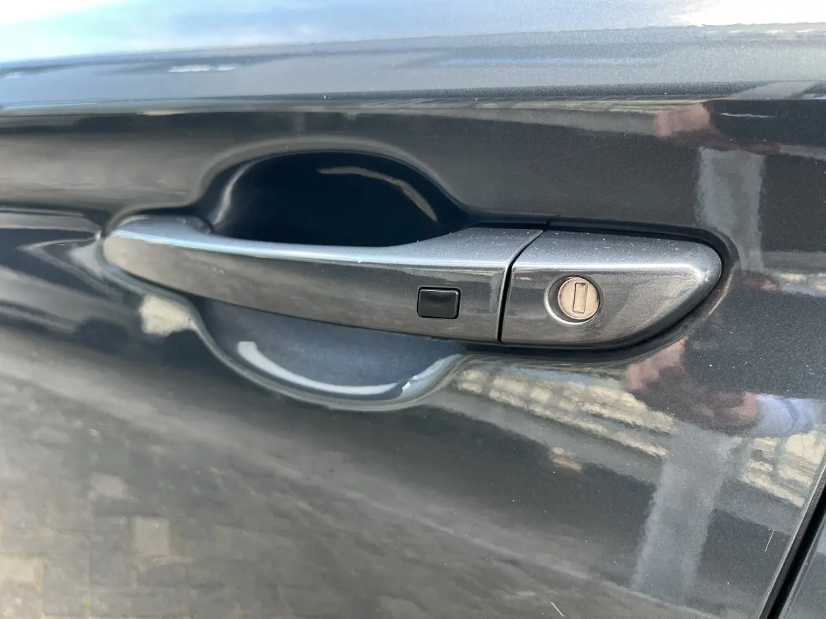 1.0 T-GDI 120pk Fashion | Camera | Trekhaak | Climate controle | Carplay | 17'' velgen | Keyless entry | Parkeersensoren | Elektrische spiegels